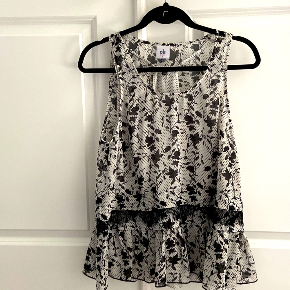 Cabi floral sizs S double layer top! Super cute bought never worn!